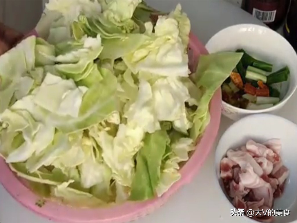 炒包菜不变色的妙招,炒包菜不熟怎么办