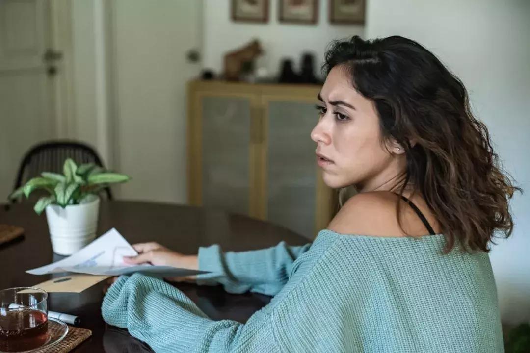 一觉醒来全身湿漉漉的是怎么回事,一觉醒来一身汗是咋回事