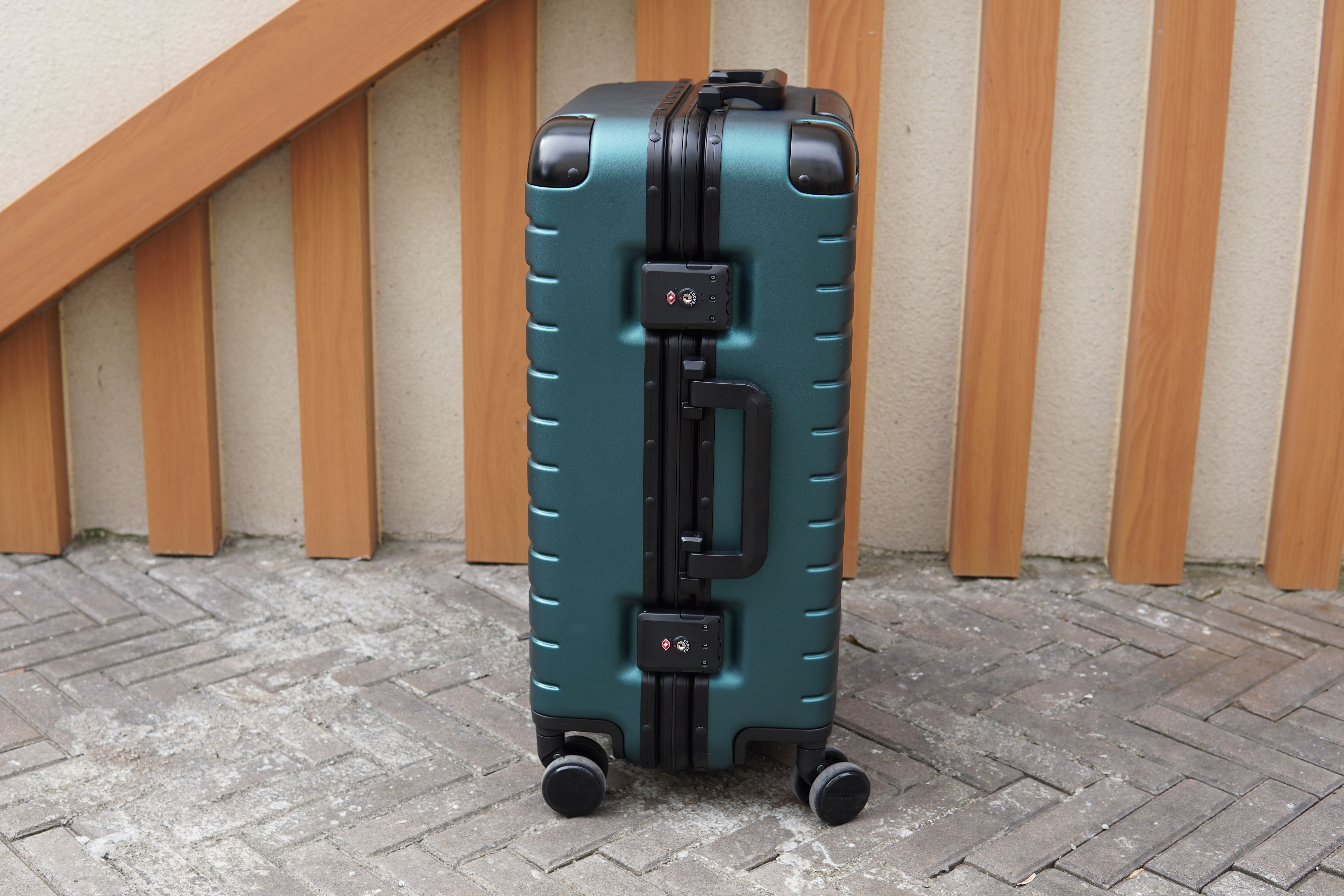 双十一即将来临，悠启多立克框体旅行箱上手简评