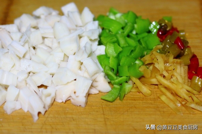 莲藕怎么炒好吃又营养又简单,莲藕怎么炒才好吃又开胃