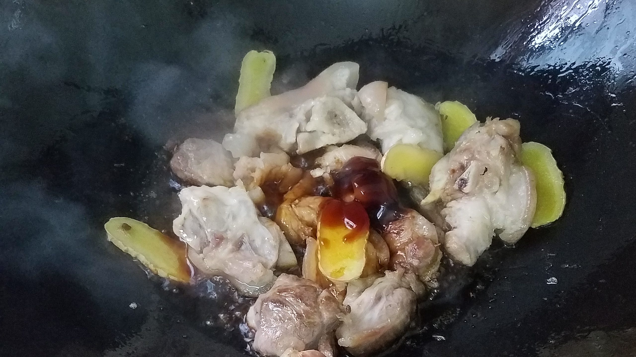 猪脚炖黄豆的做法老东北美食,猪脚黄豆炖竹笋广东