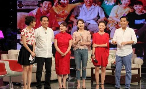 她是荧屏最美赵飞燕，被英达堂弟“骗”感情生下女儿后被抛弃