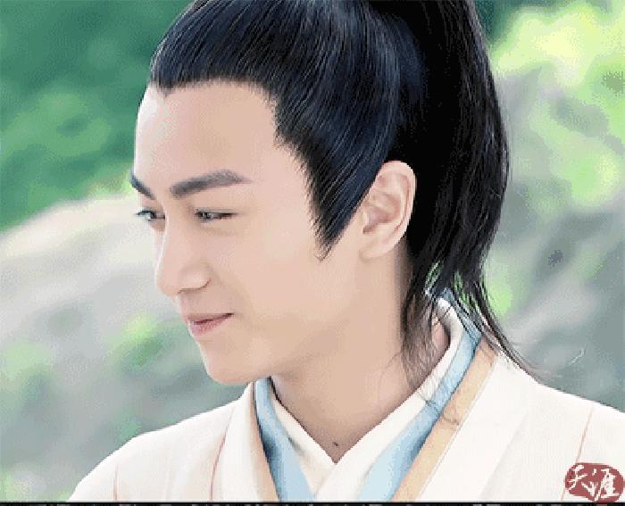 笑傲江湖俩版林平之对比,林平之眼中的笑傲江湖