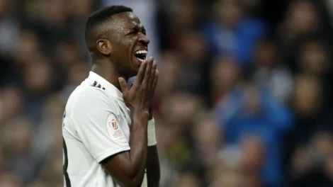 巴萨悍将暴虐皇马边路！20分钟完成6次抢断，让维尼修斯怀疑人生