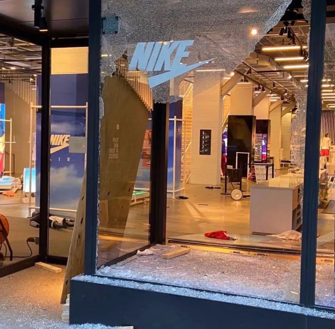 陈冠希讲解球鞋 (陈冠希innersect球鞋)