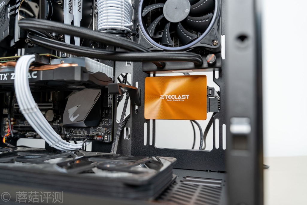 台电极光固态256g测评,台电极光固态硬盘颗粒