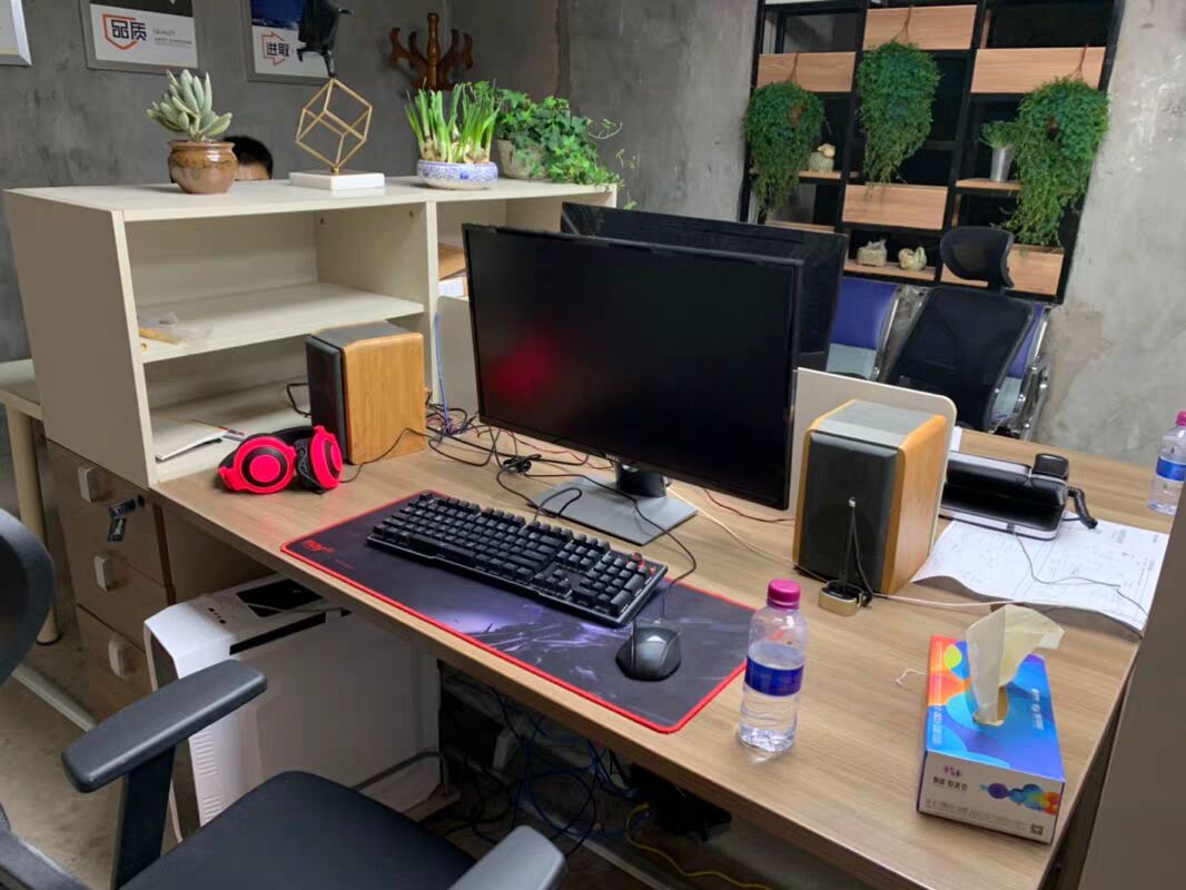 头条粉丝6900买的电脑，玩了一把吃鸡发现被坑了，卖家却不肯退了