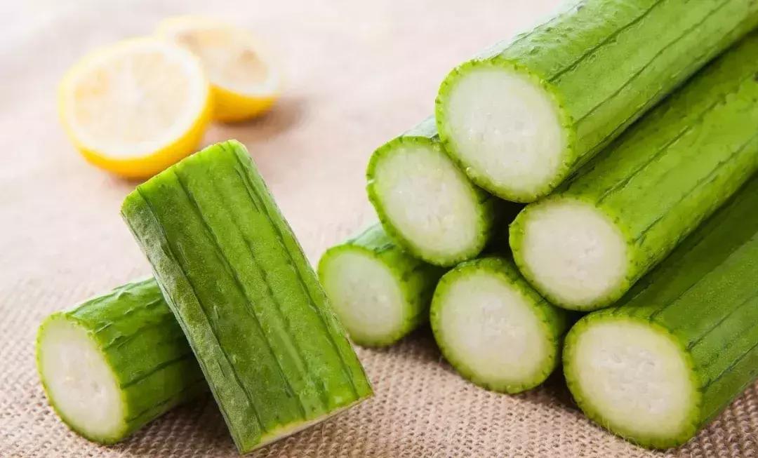 一家三口吃野菜险丧命,一家三口吃丝瓜