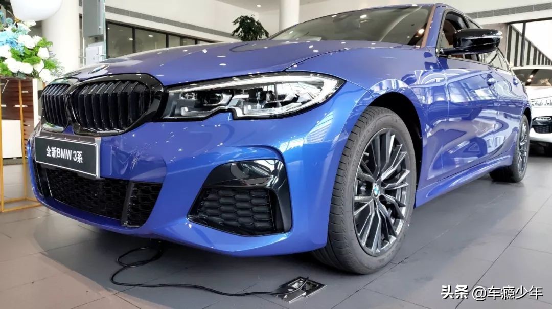 宝马3系入门版多少钱,2018款宝马3系320lim运动曜夜版