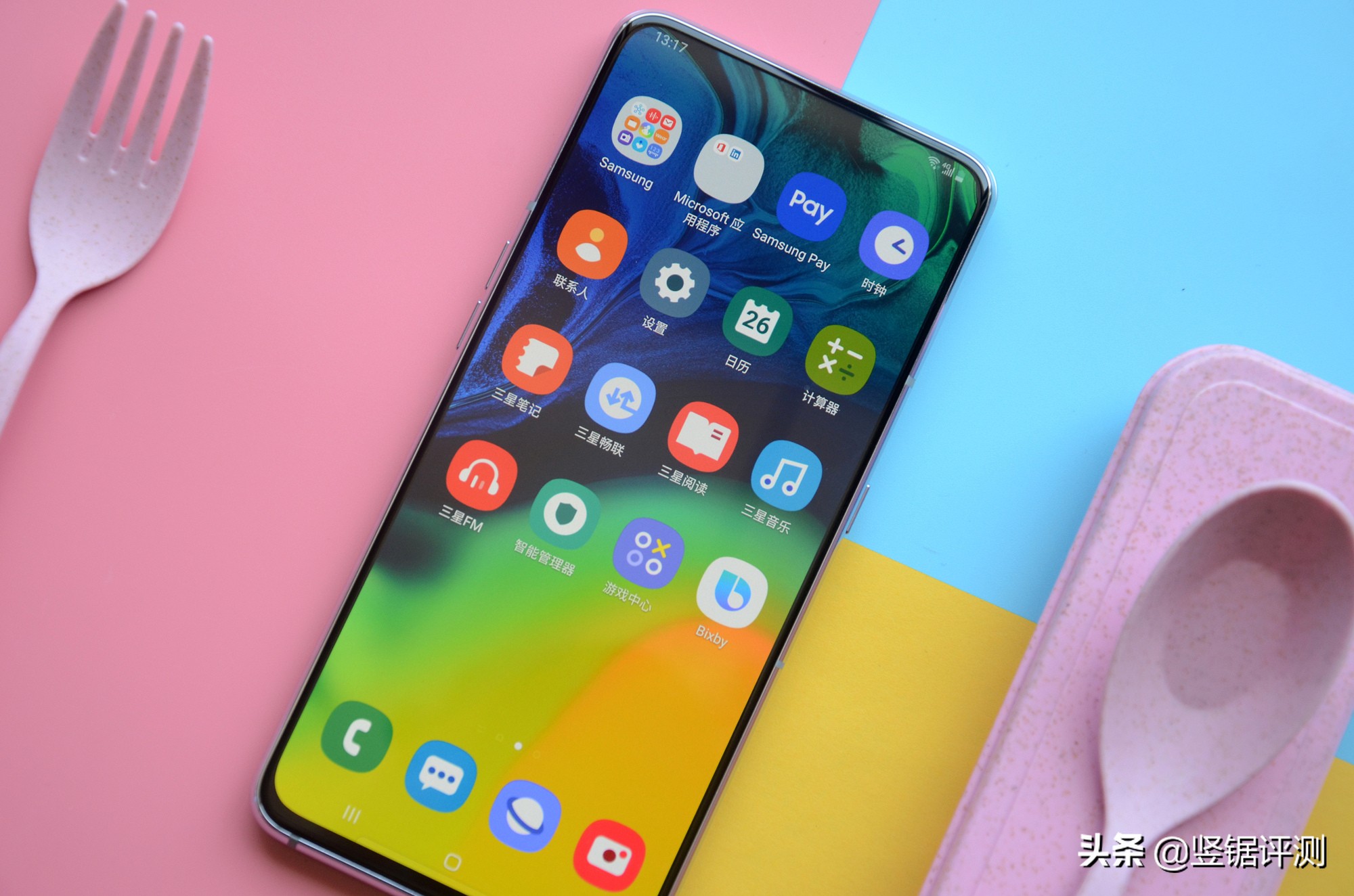 三星A80深度评测,6.7英寸全面屏,旋转摄像头设计