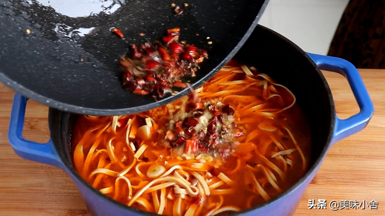 豆腐皮最好吃的做法不要油炸,豆腐皮简单美味的新做法