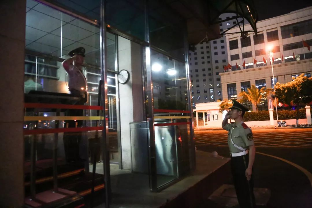 蜕变的过程很累很疼下一句,蜕变中的艰辛