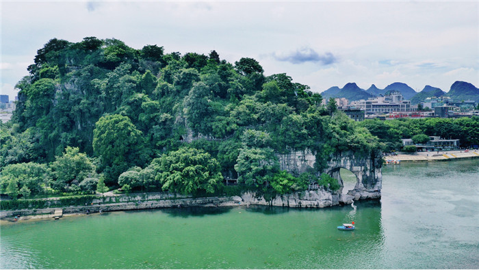 象山风景区全景,象山景区和象鼻山景区的区别