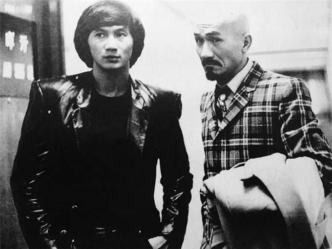 李连杰的醉拳与成龙醉拳谁是正宗,螳螂拳李连杰vs成龙醉拳大电影