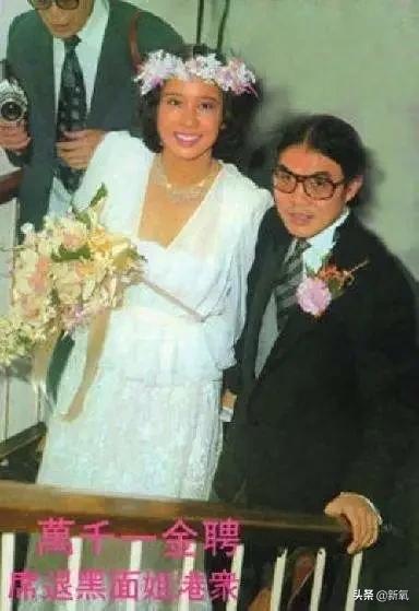 上海名媛群也太搞笑了!团购翘屁嫩男,连*袜丝**都要共享...