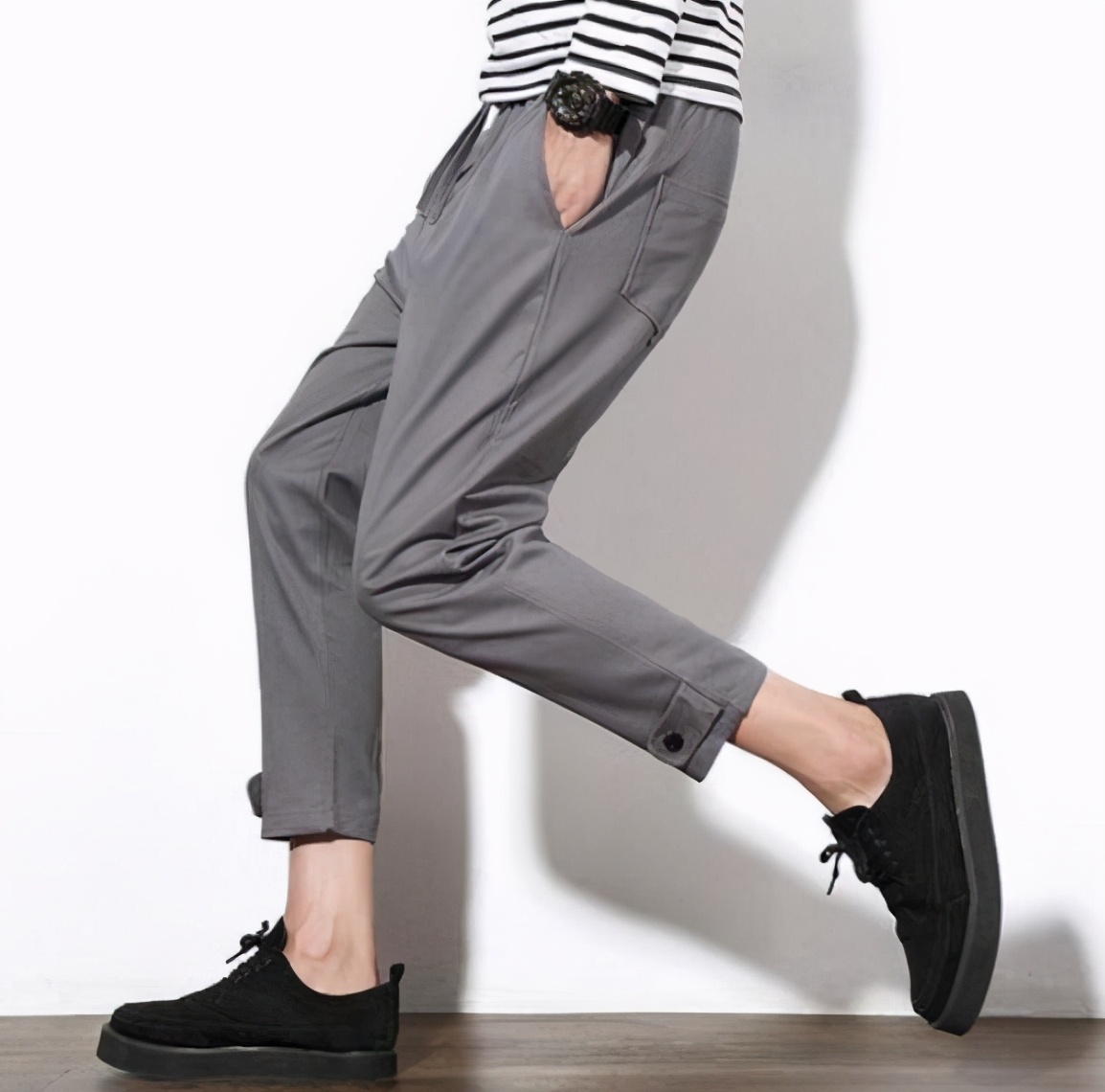 裤子为什么会有臭味,裤子为什么有粑粑味