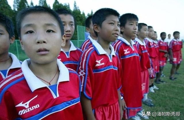 法新社评价国足“全球化”引球迷吐槽，法国成绩出色一点功不可没