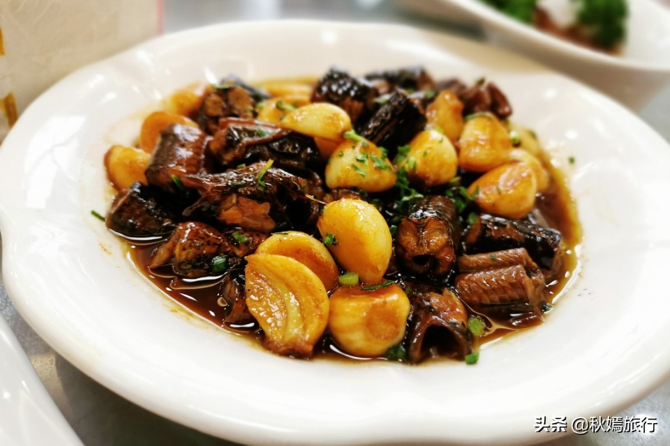 在常熟乡镇饭馆聚餐,12人20多道菜,菜肴酒水共1200元,值不值?