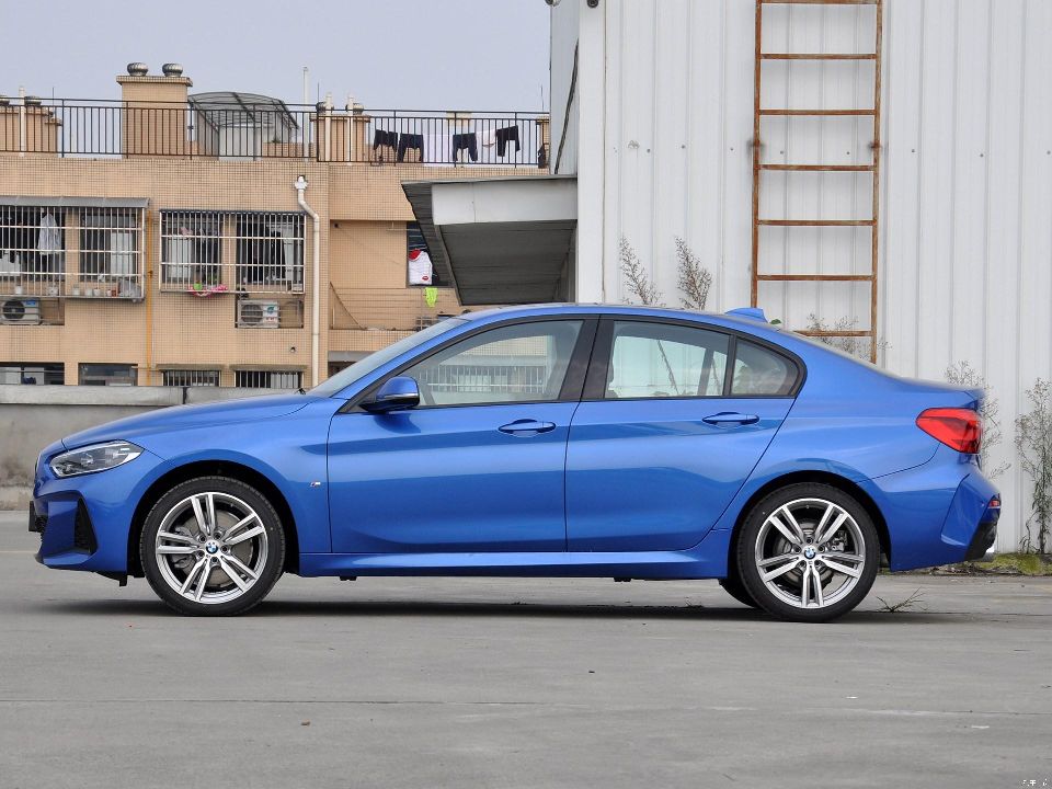 宝马1系真的很丢人吗,宝马1系和思域哪个更值得买