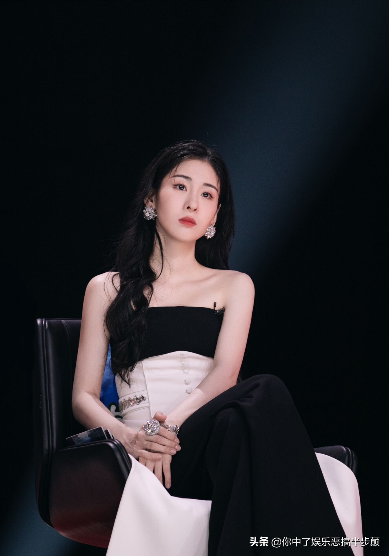 网友晒视频照片爆料华晨宇劈腿整容，华晨宇回应：将取证追责