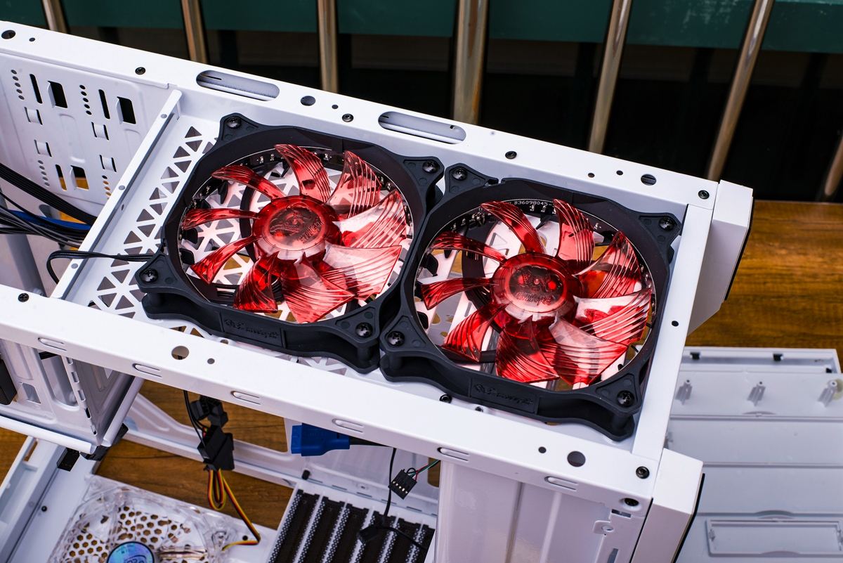 夏天电脑温度高反应慢?教你3招不花钱方法,牙膏也能给电脑降温