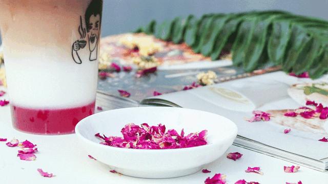 火爆台湾的“丑丑奶茶”首现厦门,拿着5分钟竟被搭讪10次……