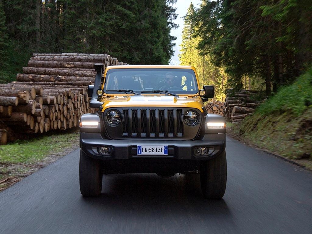 牧马人撒哈拉和卢比肯区别黑色,牧马人卢比肯和撒哈拉哪个更舒服