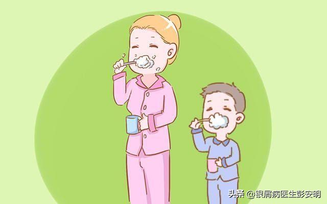 一根缝衣服的针，47岁男子拿来剔牙，剔出满头银屑病