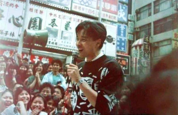 张国荣虚荣感,张国荣性格自信