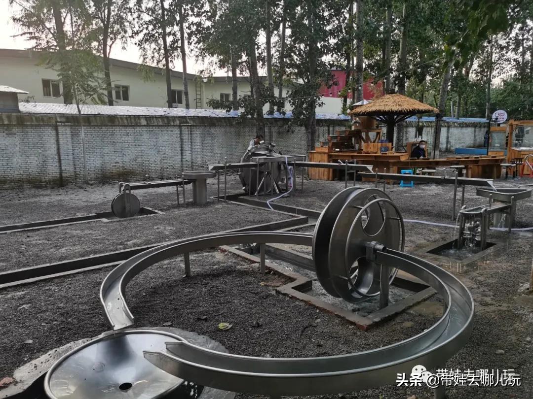 北京五环内新开萌宠乐园，除了喂动物，还能玩大滑梯、免费享帐篷