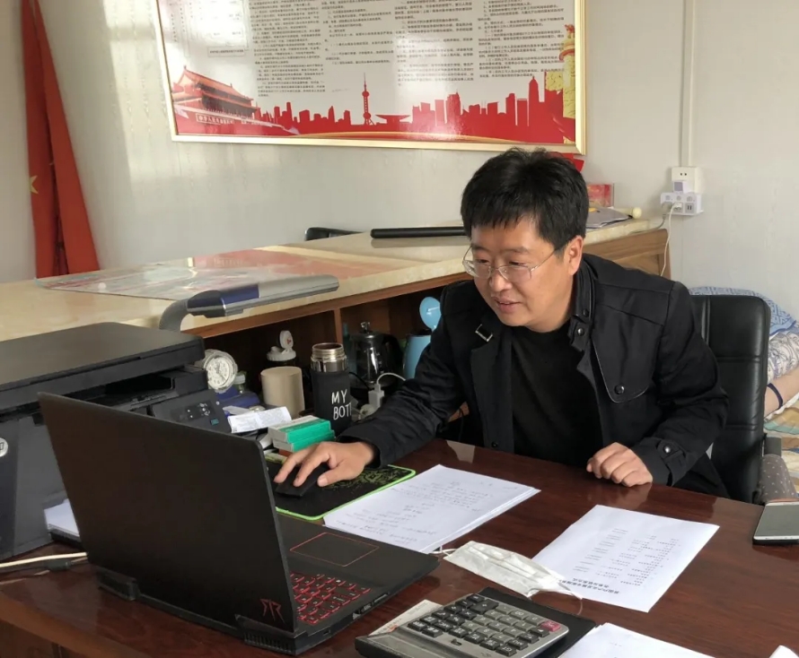 下乡助力老区摘穷帽,蹲点摘穷帽