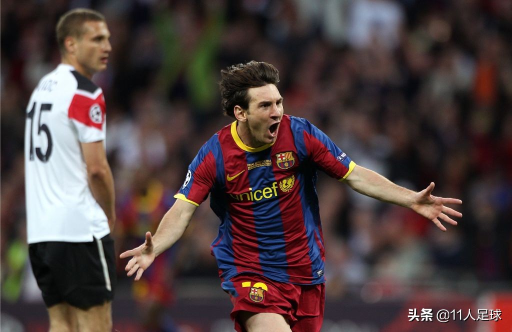 现在世界足坛年薪最高的十大球星,目前世界足坛身价最高球星