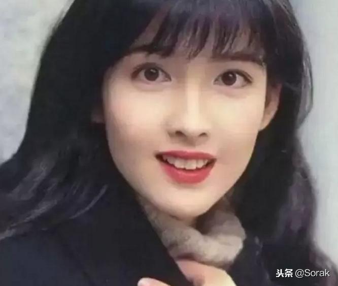 淡颜适合港风复古妆容,港风复古妆容化妆教程方脸