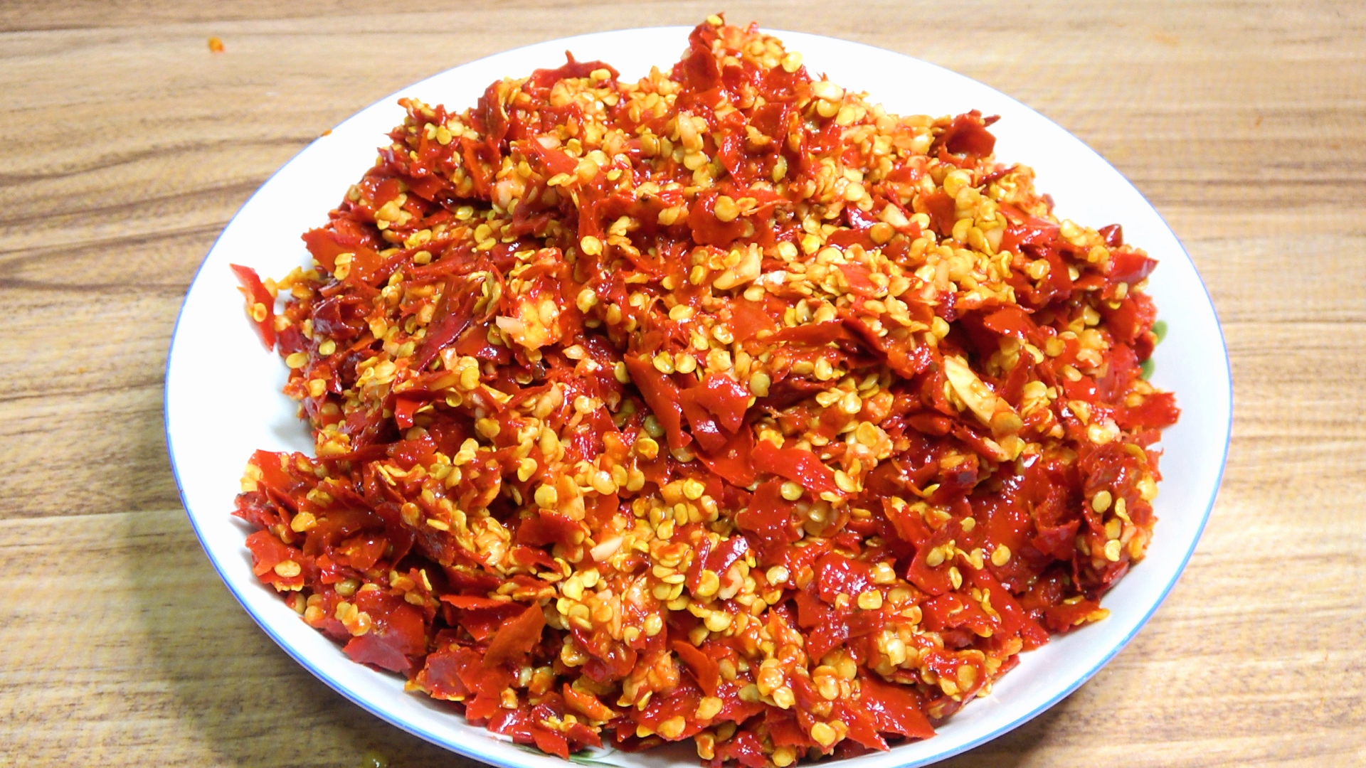 老干妈香辣豆豉酱的配方与制作,老干妈豆豉酱怎么做成的呢