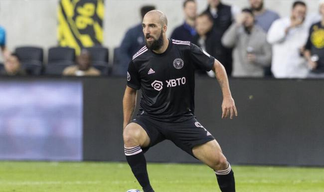 伊瓜因为什么总丢单刀,伊瓜因为什么离开五大联赛