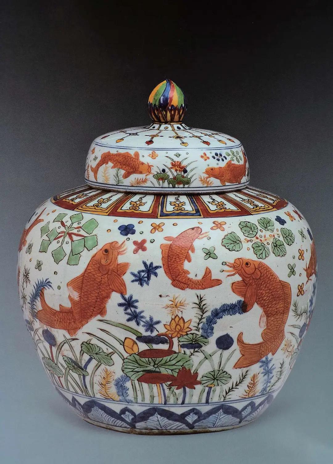 以诗意的情怀和专业的目光，品鉴古瓷之美