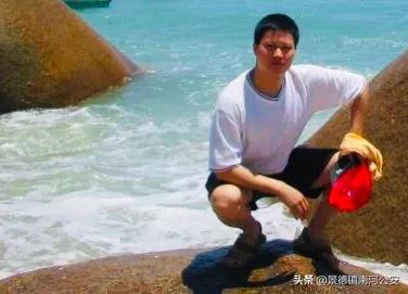 海边警察找到尸体,在水下找到人的尸体