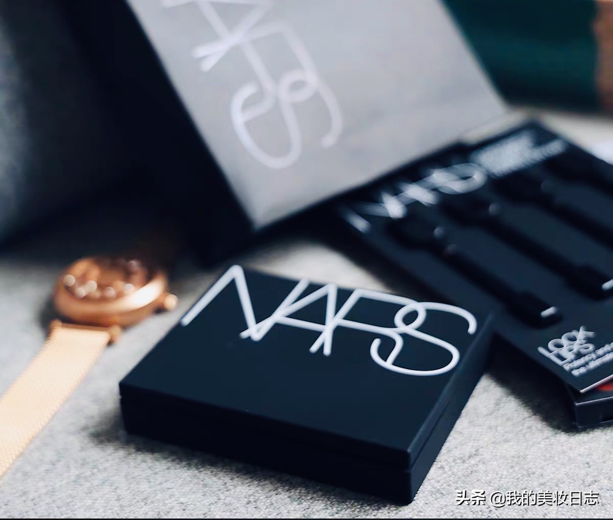 好用的大牌控油散粉推荐,花西子定妆散粉让你不再油光满面