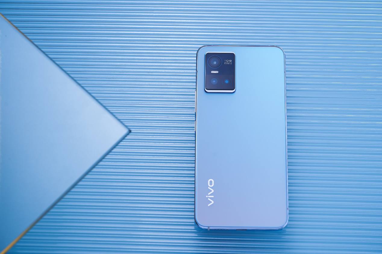 克莱因蓝vivos10,深邃蓝和克莱因蓝