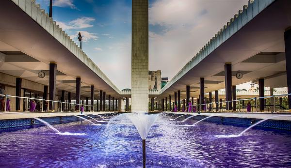 椹潵瑗夸簹鍚夐殕鍧′簯椤跺北璧屽満,椹潵瑗夸簹鍚夐殕鍧¤豹鍗庝竷鏃ユ父