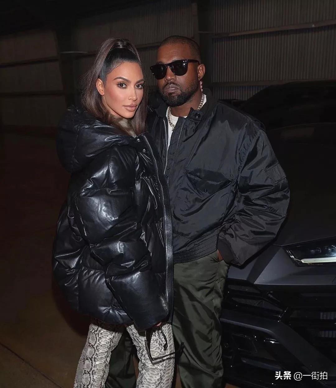 金卡戴珊背装秀,金卡戴珊纽约时装周看秀