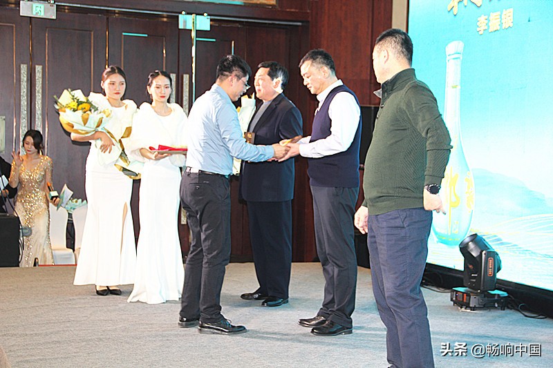 青花郎九九重阳纪念酒天青色,青花盛宴中国高端酱酒鉴赏大会