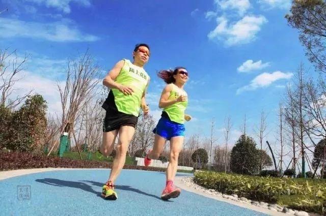 成都美女买房,成都买房女生