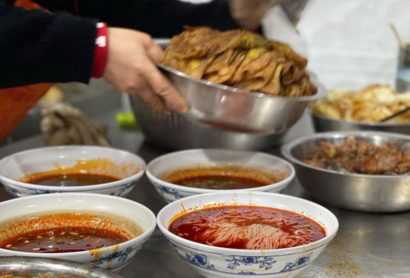 郴州当地特色美食鱼粉,湖南郴州小吃