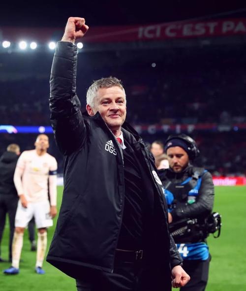 难再有！小豌豆流泪告别视频走红，金钱能砸来球星却买不来真心