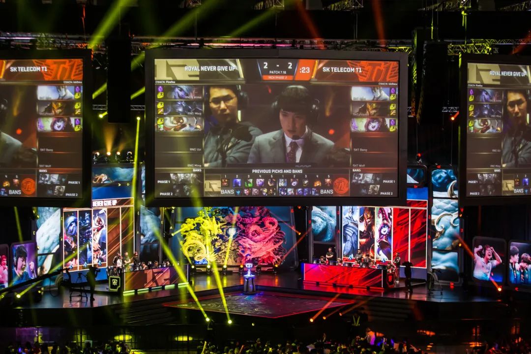 他们20岁年入千万,成为时代偶像,代价却无比残酷