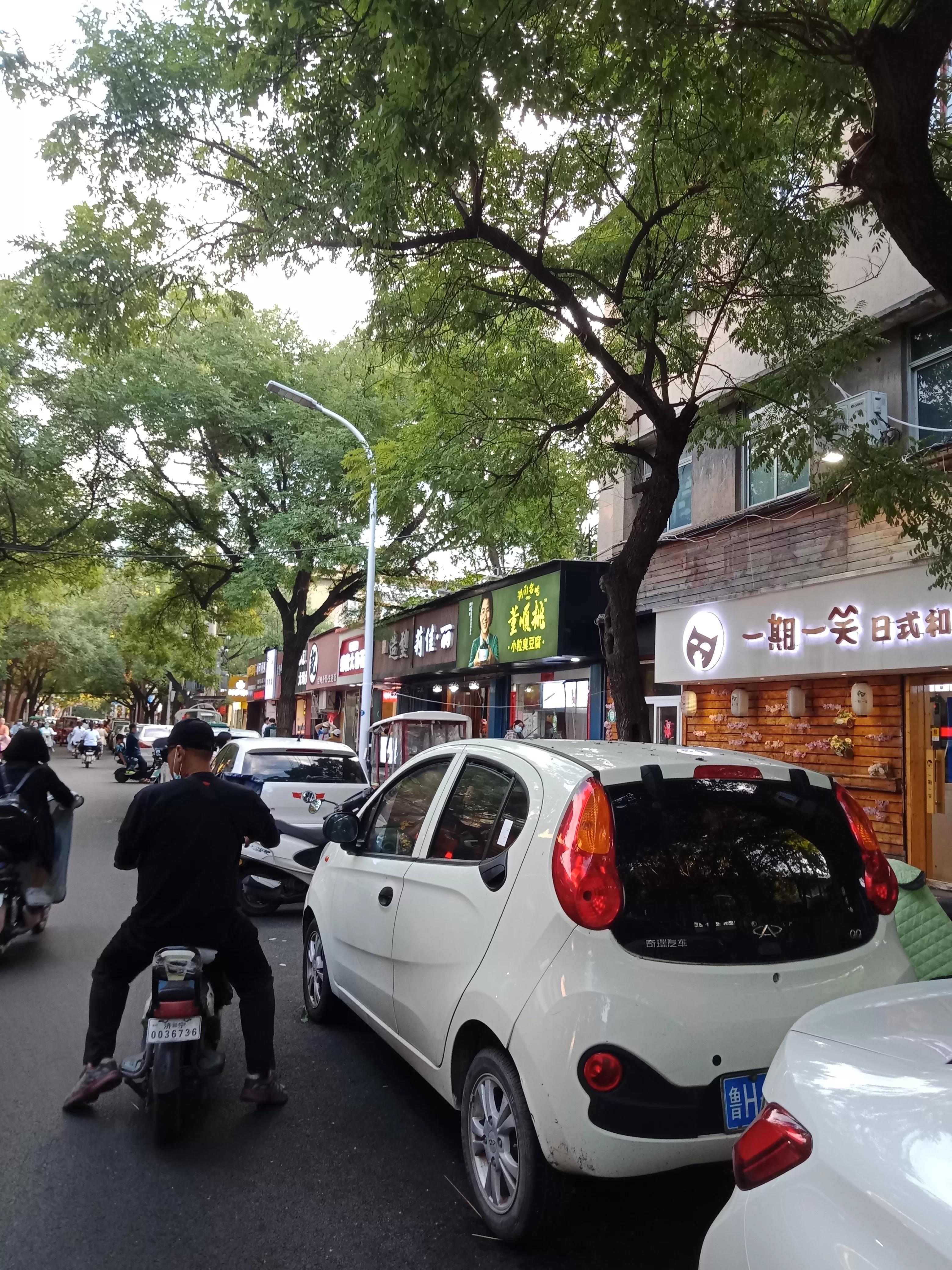 在长沙吃臭豆腐比别的地方好吃吗,长沙臭豆腐和别的地方不同之处