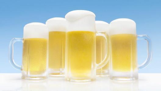 白衣服染上茶渍怎么处理,衣服上面有茶渍怎么解决