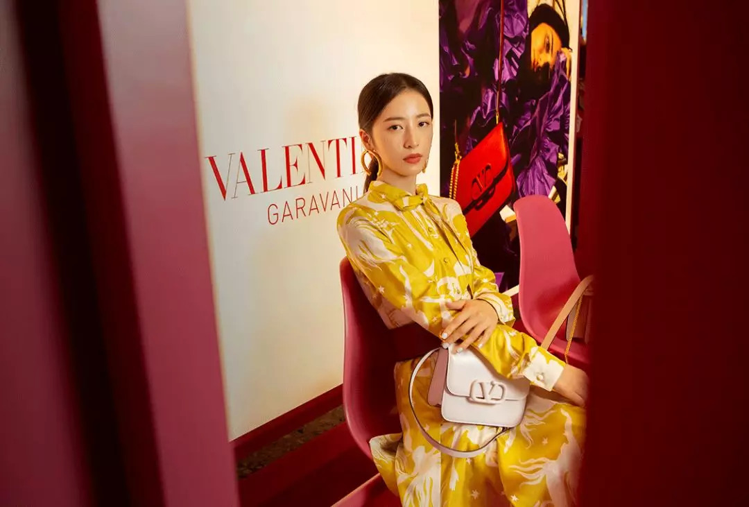 我抓住了一位资深柜员,道出了如何让你掏钱买包的秘密