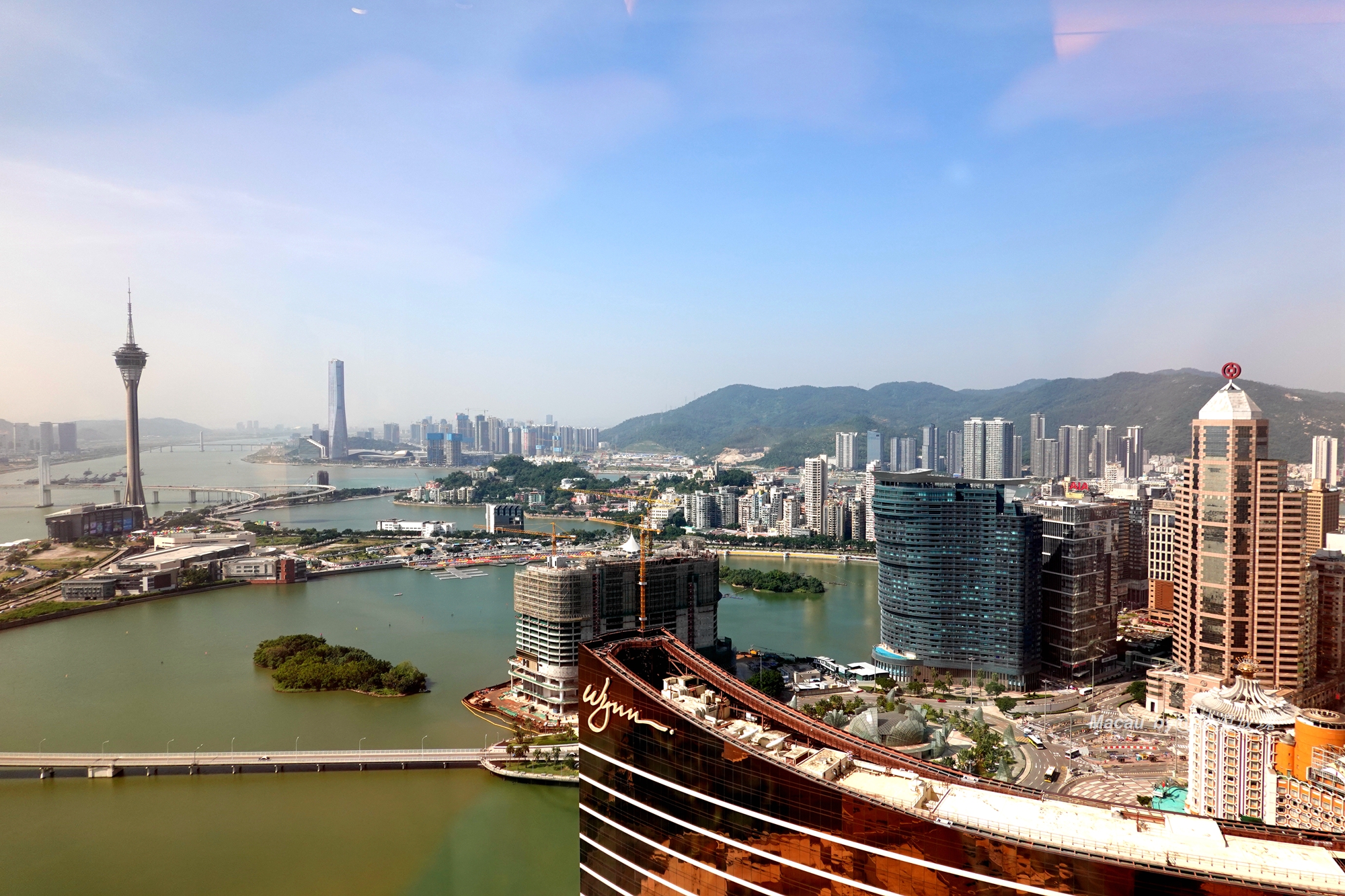 从3米高空跳到水里,世界最高蹦极澳门塔挑战成功